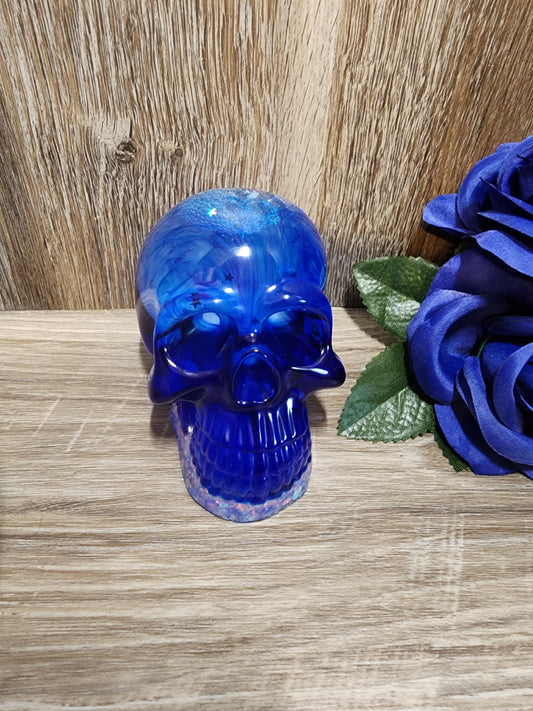 SKULL W/ WATERGLOBE